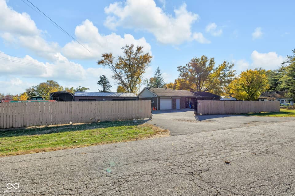 7601 Milhouse Road, Indianapolis