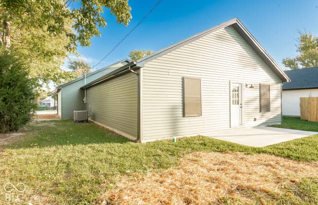 659 W Cherry Street, Scottsburg, IN 47170, photo 5 of 58