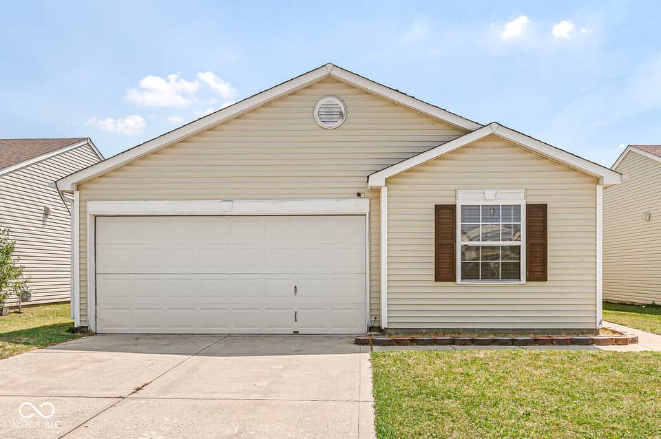 6647 Everbloom Lane, Indianapolis, IN 46217, photo 1 of 29