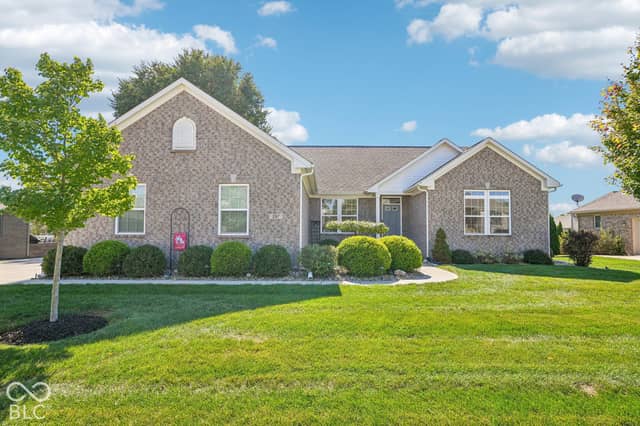 287 S Woodridge Drive, Pittsboro, IN 46167, photo 2 of 51