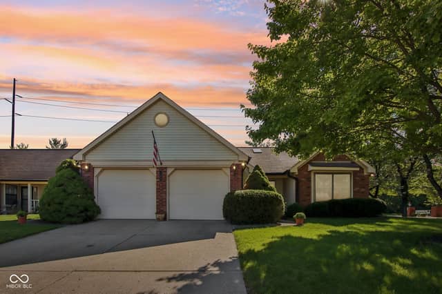 143 President Trail E, Indianapolis, IN 46229, photo 2 of 49
