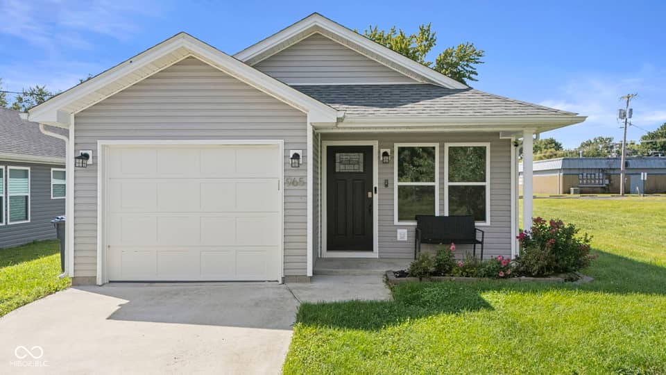 965 Wooded Trail, Scottsburg