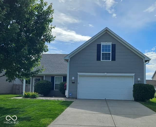 6192 N Woodhaven Drive, McCordsville, IN 46055, photo 2 of 31