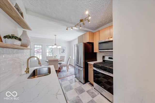 102 N Sheridan Avenue, Indianapolis, IN 46219, photo 5 of 24