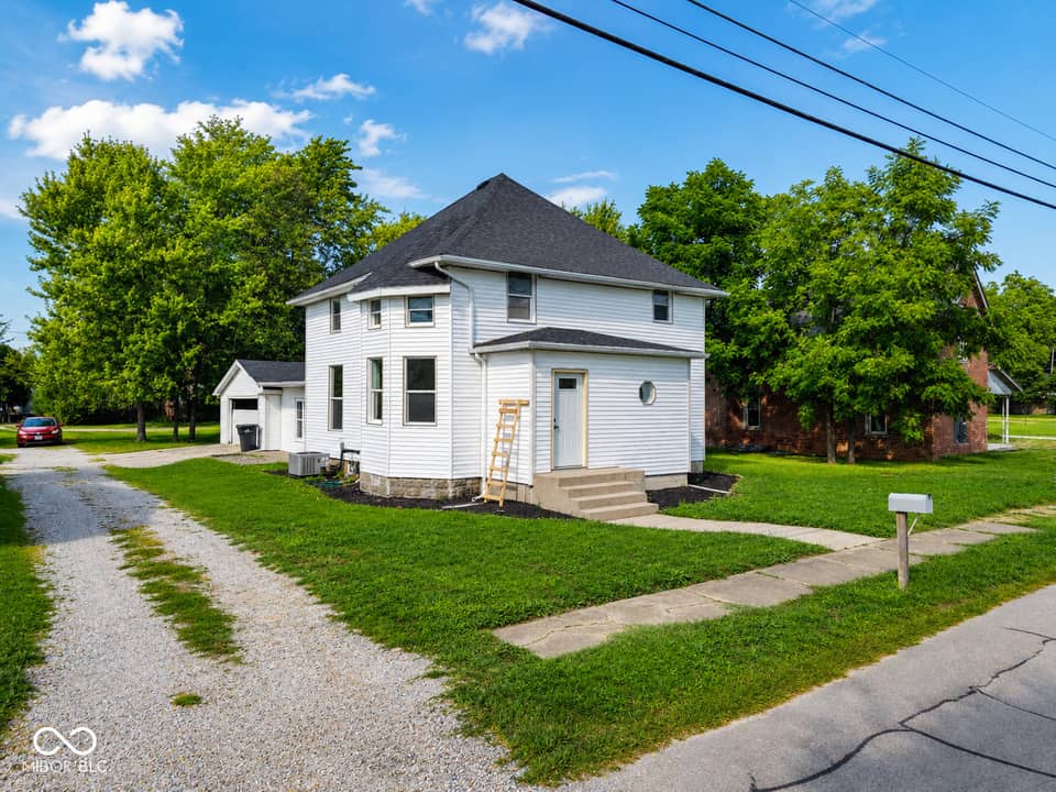 604 E Mill Street, Summitville, IN 46070, photo 1 of 33