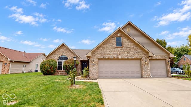 1404 Mahony Court, Indianapolis, IN 46217, photo 3 of 27