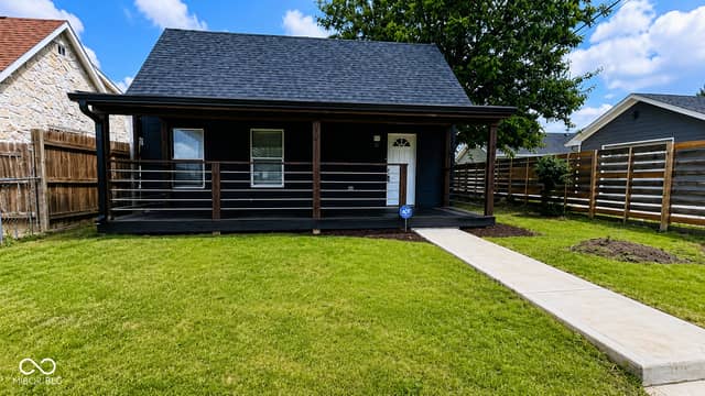 915 Saint Paul Street, Indianapolis, IN 46203, photo 2 of 22