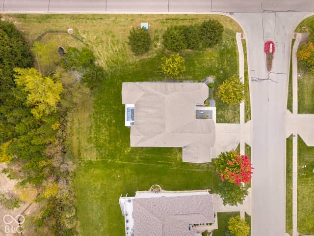 6106 Pelican Lane, Columbus, IN 47201, photo 3 of 50