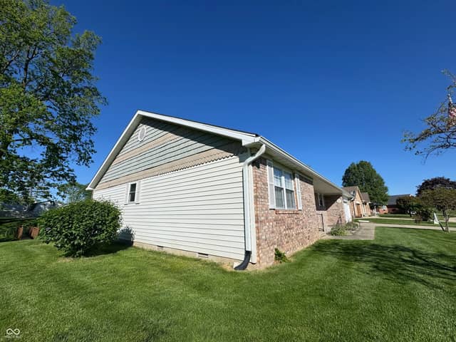 1207 N Monroe Way, Rushville, IN 46173, photo 5 of 45