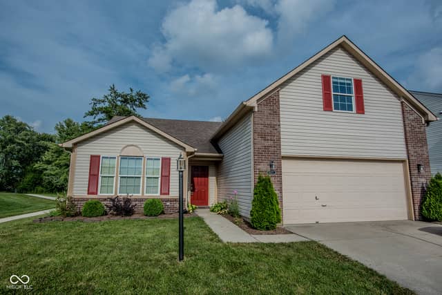 9105 Robey Meadows Lane, Indianapolis, IN 46234, photo 3 of 16