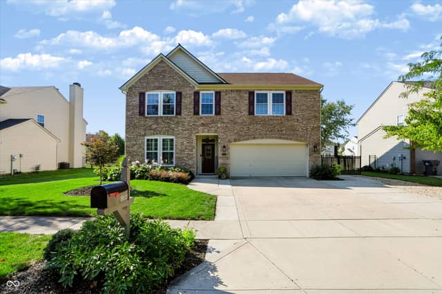 8615 Aberdeenshire Court, Indianapolis, IN 46259, photo 3 of 49