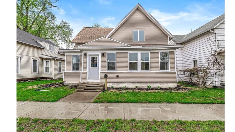 221 W Plymouth, Bremen, IN 46506, photo 1 of 14