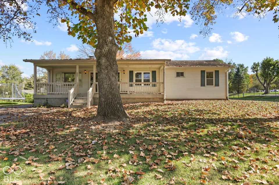 887 Vernon Drive, Greenwood, IN 46143, photo 1 of 39
