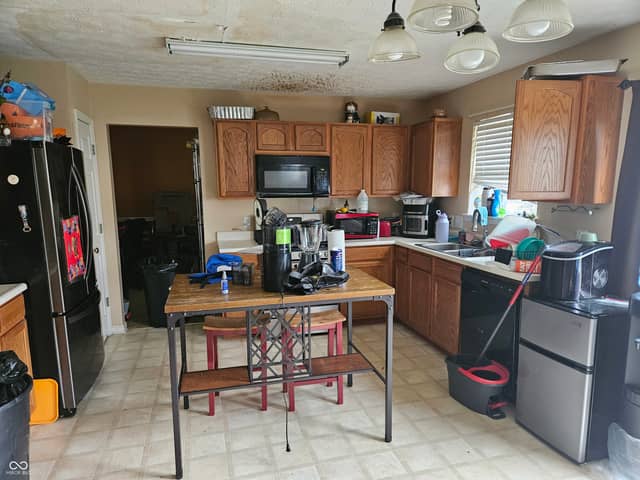 11238 E Birdsong Place, Indianapolis, IN 46229, photo 3 of 14
