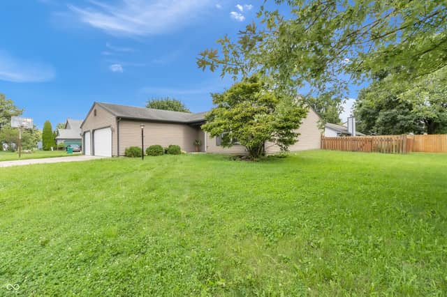 371 Watercrest Way, Avon, IN 46123, photo 4 of 30
