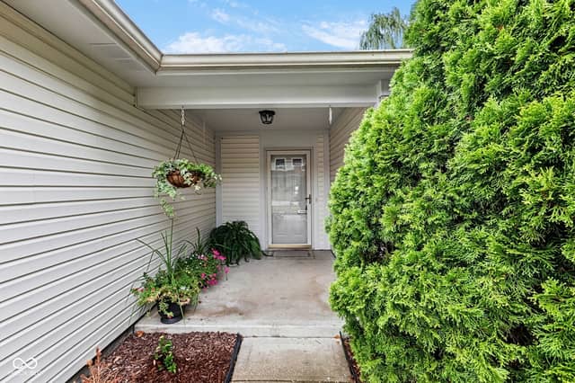 12124 Pepperwood Drive, Indianapolis, IN 46236, photo 5 of 41