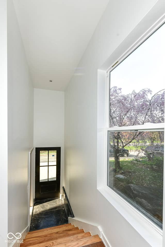 2919 Tropical Drive, Indianapolis, IN 46205, photo 4 of 54