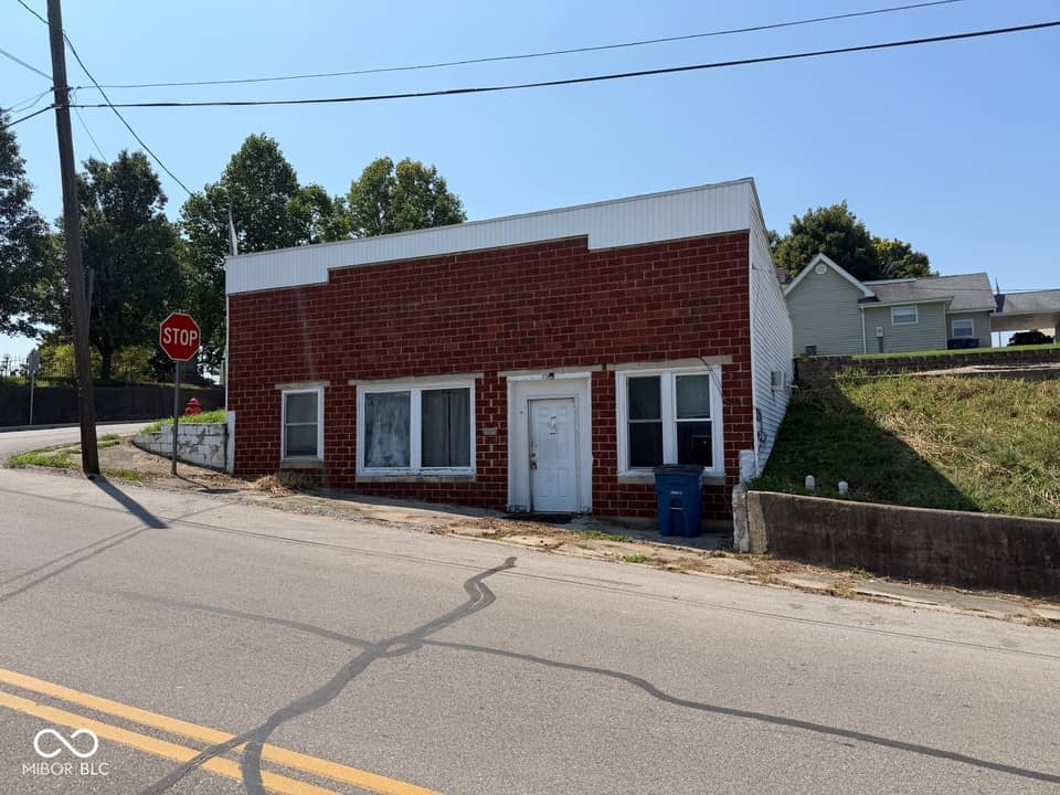 1731 K Street, Bedford, IN 47421, photo 1 of 14