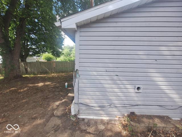 2209 E Lynn Street, Anderson, IN 46016, photo 4 of 21
