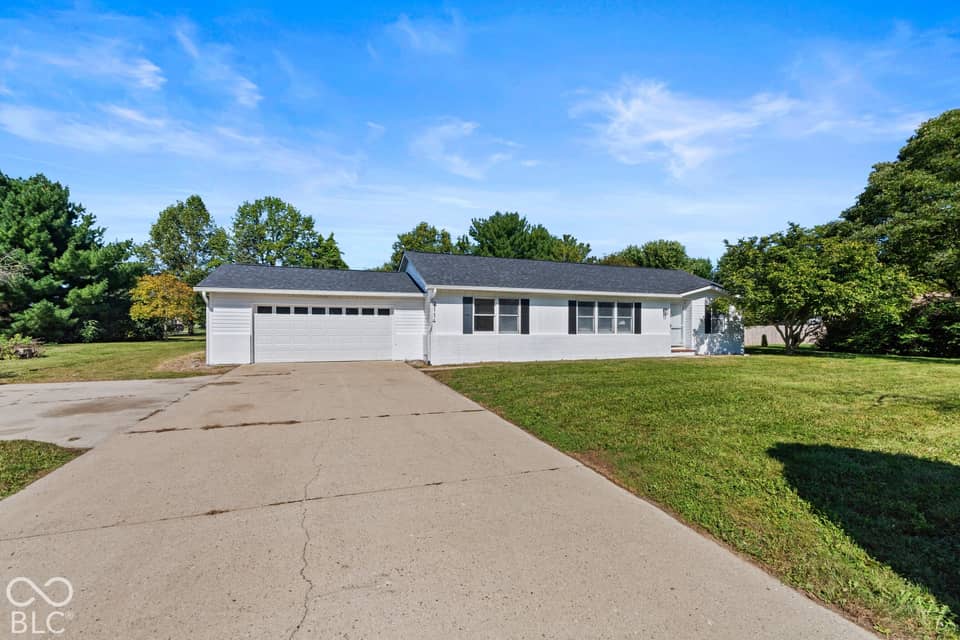 2114 E Bo Mar Boulevard, Greenfield, IN 46140, photo 1 of 27