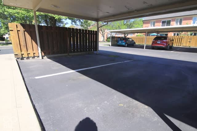 1151 Canterbury Court #B, Indianapolis, IN 46260, photo 4 of 39