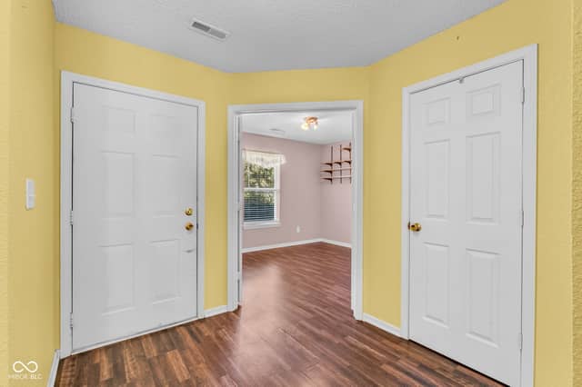 5462 Montavia Circle, Indianapolis, IN 46239, photo 5 of 44