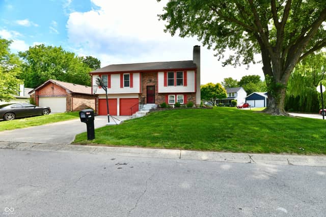 5762 Pilgrim Drive, Indianapolis, IN 46254, photo 3 of 41