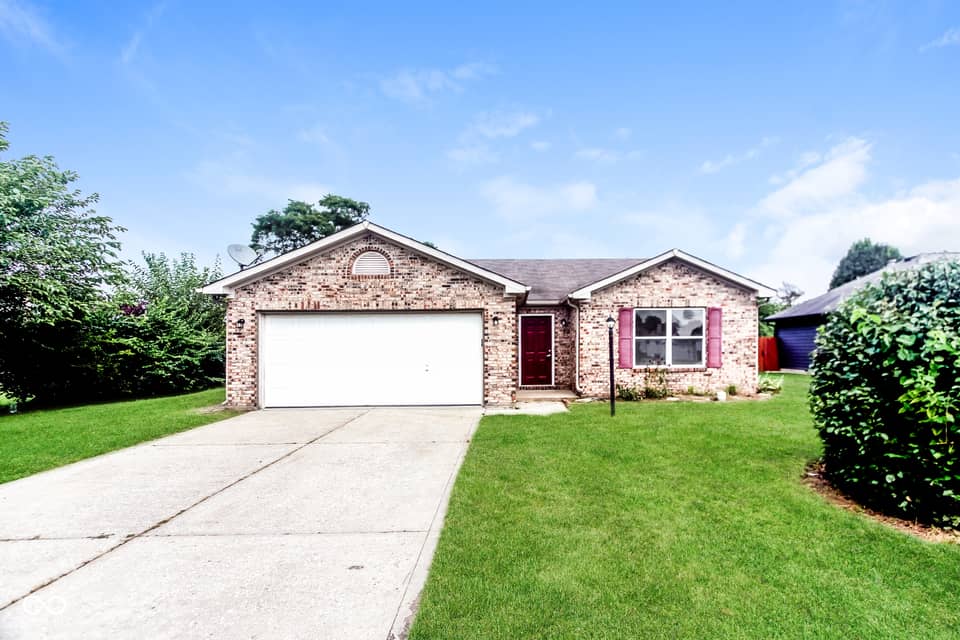 84 Longfellow Lane, Greenfield, IN 46140, photo 1 of 15