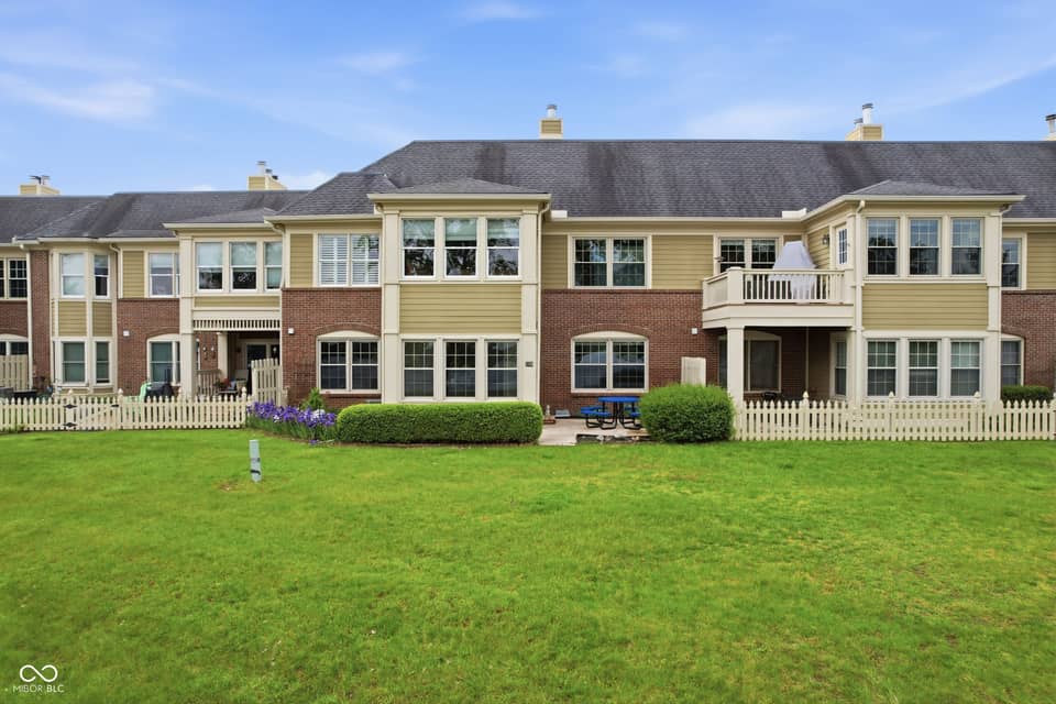 7601 Newport Bay Drive #109, Indianapolis