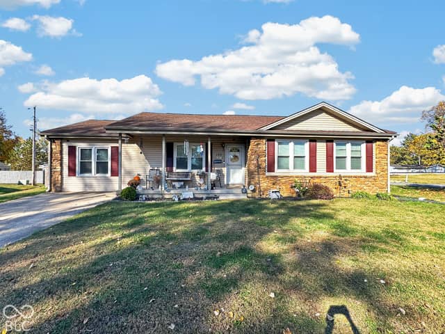 135 E Harrison Drive, Seymour, IN 47274, photo 2 of 35