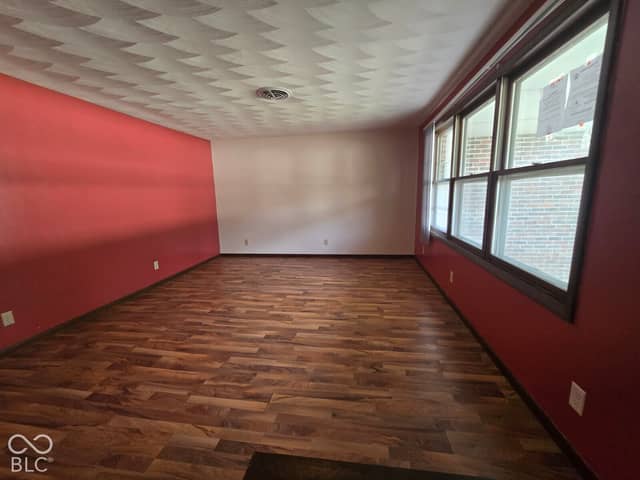 2861 E Colonial Avenue, Terre Haute, IN 47805, photo 5 of 24