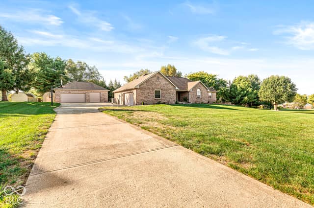 965 W Upland Court, Mooresville, IN 46158, photo 4 of 43