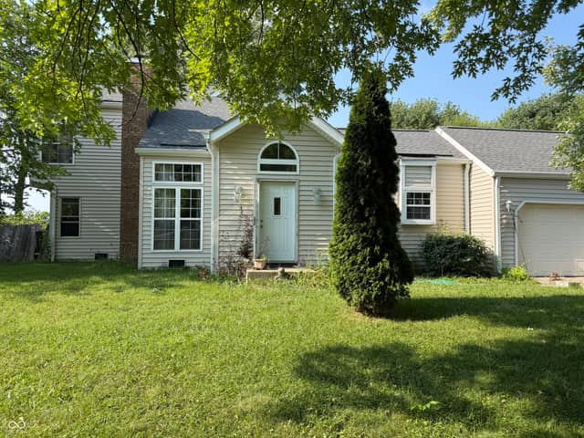 5586 W Beechwood Lane, New Palestine, IN 46163, photo 2 of 4