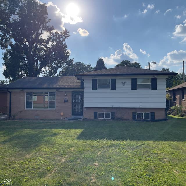 1426 N Graham Avenue, Indianapolis, IN 46219, photo 2 of 23