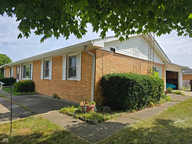 8925 Walnut Street, Taylorsville, IN 47280, photo 4 of 16