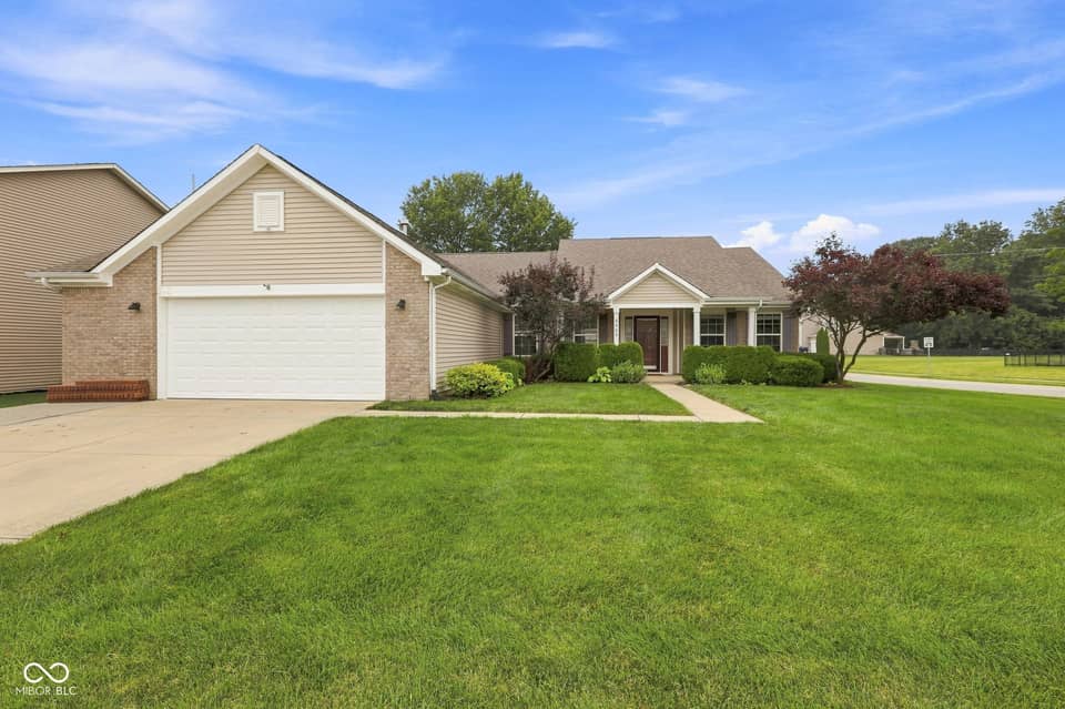 4459 Everest Drive S, Westfield