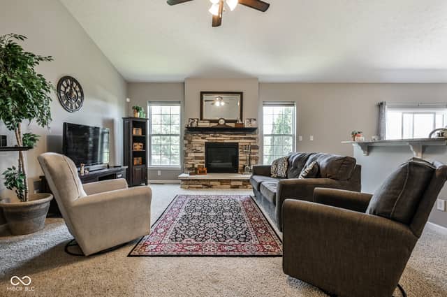 13848 Fieldcrest Drive, McCordsville, IN 46055, photo 4 of 34