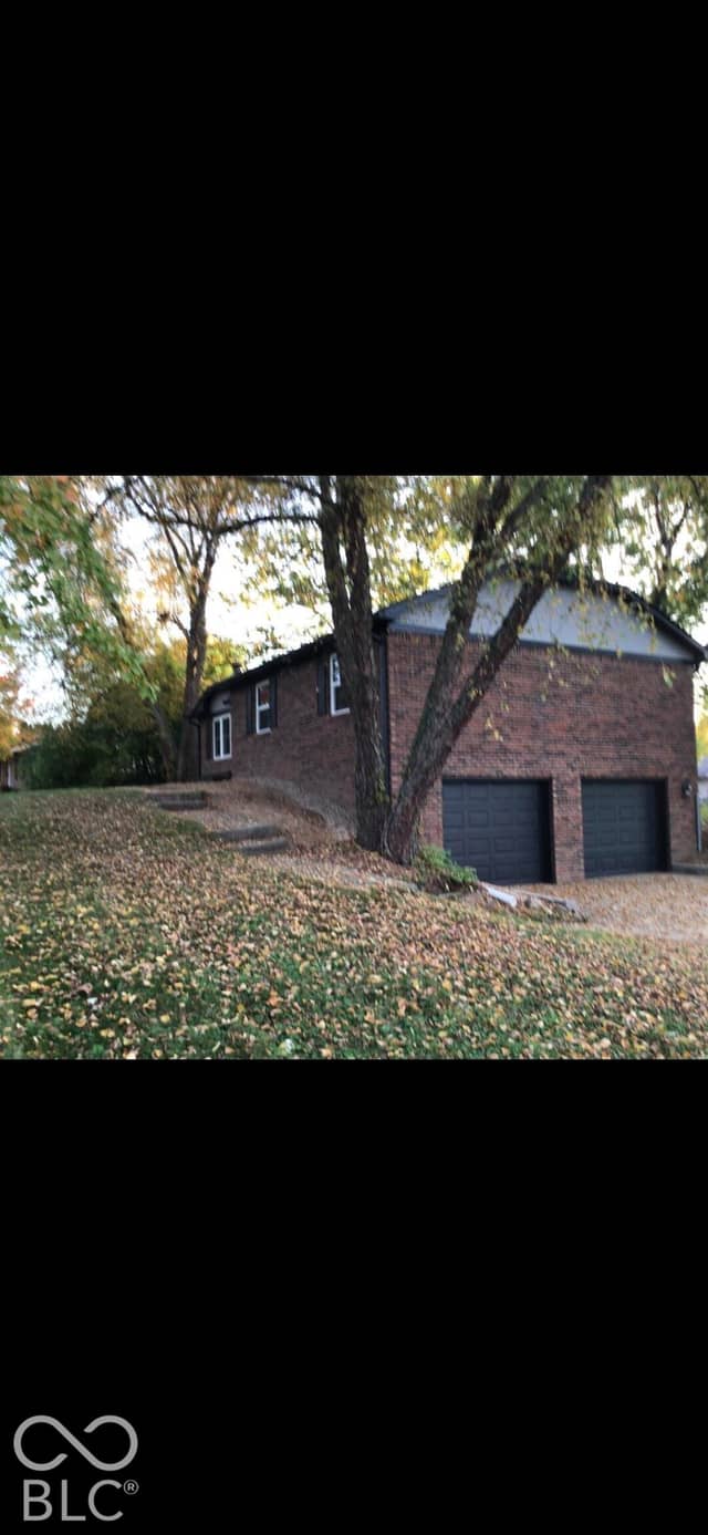 102 Pilgrim Court, Greenwood, IN 46142, photo 2 of 20