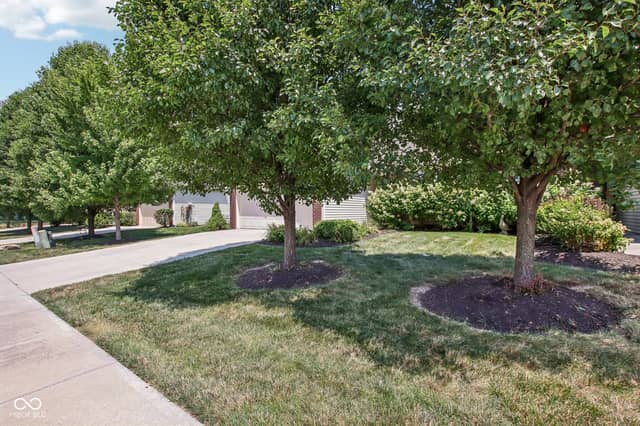 425 Dylan Drive, Avon, IN 46123, photo 4 of 32