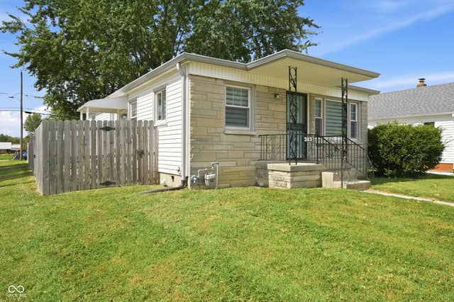 202 N 18th Avenue, Beech Grove, IN 46107, photo 3 of 44