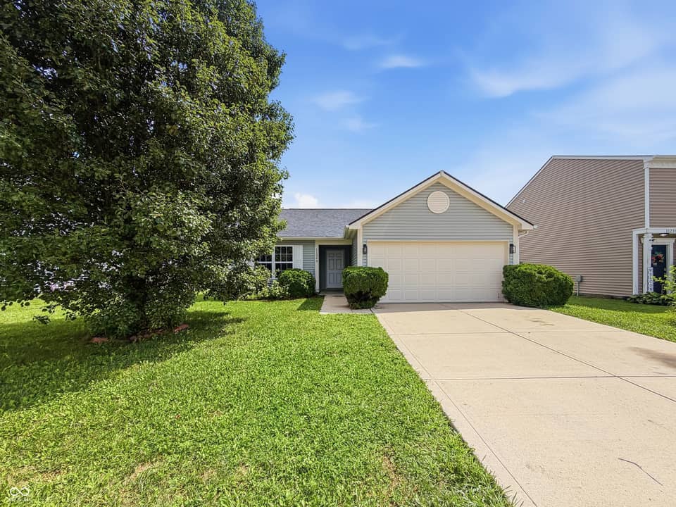 11249 N Sashing Way, Monrovia, IN 46157, photo 1 of 32