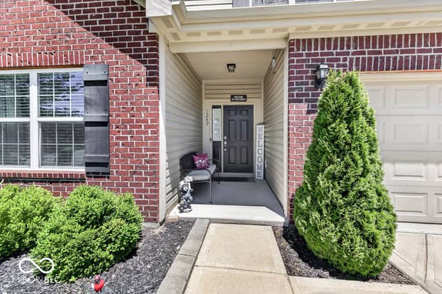 1242 Northcraft Court, Franklin, IN 46131, photo 3 of 27