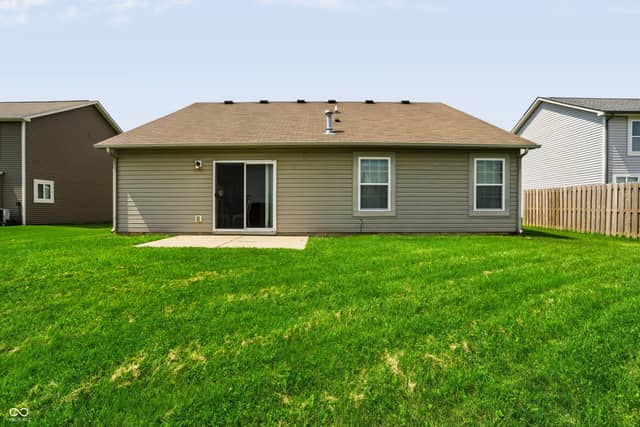 6171 N Woods Edge Drive, McCordsville, IN 46055, photo 4 of 29