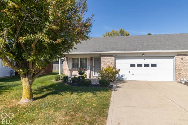 1176 E Apple Lake Drive, Greenfield, IN 46140, photo 3 of 27