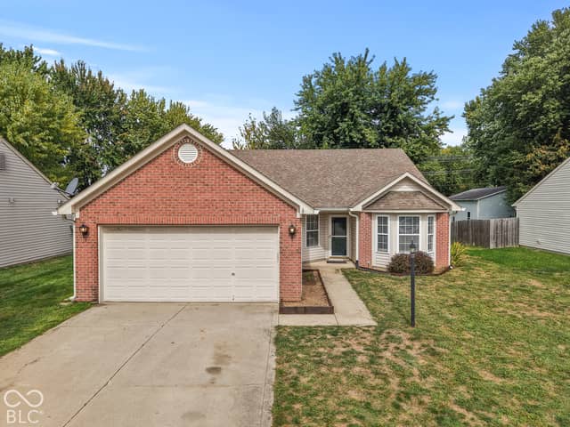 4674 Walker Street, Greenwood, IN 46143, photo 2 of 38