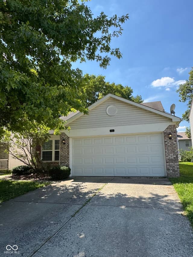 3616 Cedar Pine Place, Indianapolis, IN 46235, photo 2 of 17