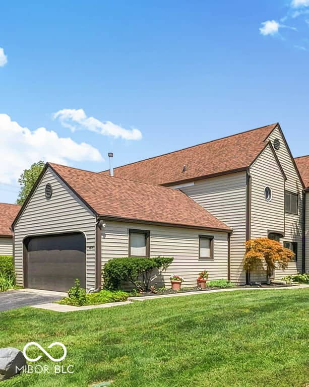 5924 Highgate Circle E, Indianapolis, IN 46250, photo 4 of 45