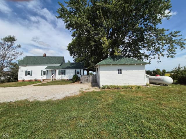 6957 N 300 E, Whiteland, IN 46184, photo 4 of 53