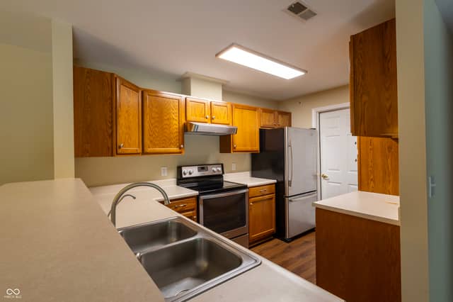 4933 Opal Ridge Lane Lane #208, Indianapolis, IN 46237, photo 4 of 13
