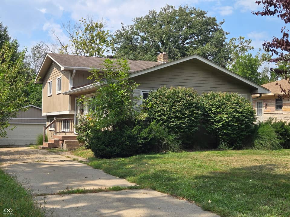 222 N Eaton, Indianapolis, IN 46219, photo 1 of 15